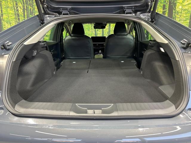 プリウス Ｚ　１２．３インチディスプレイオーディオ　全周囲カメラ　セーフティセンス　禁煙車　電動リアゲート　前席シートエアコン　パワーシート　コーナーセンサー　スマートキー　ＬＥＤヘッド　ビルトインＥＴＣ（32枚目）
