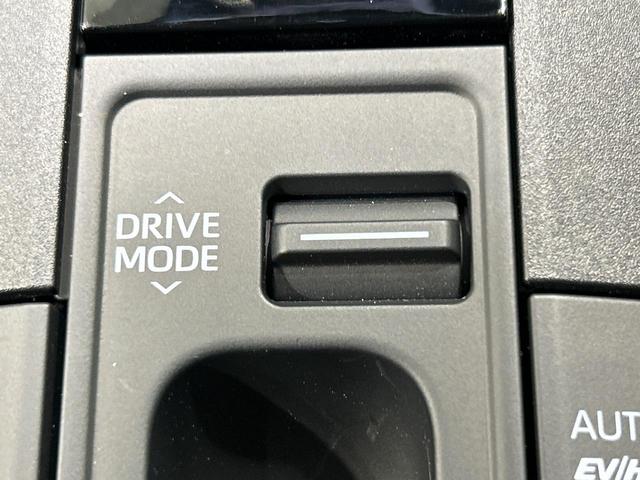 プリウス Ｚ　１２．３インチディスプレイオーディオ　全周囲カメラ　セーフティセンス　禁煙車　電動リアゲート　前席シートエアコン　パワーシート　コーナーセンサー　スマートキー　ＬＥＤヘッド　ビルトインＥＴＣ（61枚目）