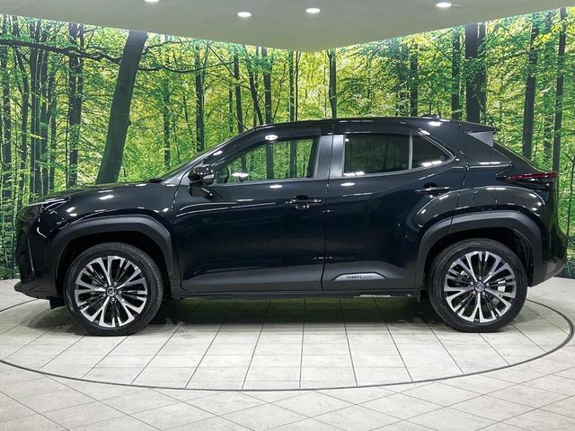 ヤリスクロス ハイブリッドＺ　全周囲カメラ　トヨタセーフティセンス　レーダークルーズ　禁煙車　ハーフレザーシート　シートヒーター　パワーシート　コーナーセンサー　レーンキープ　スマートキー　ＬＥＤヘッド　ディスプレイオーディオ（25枚目）