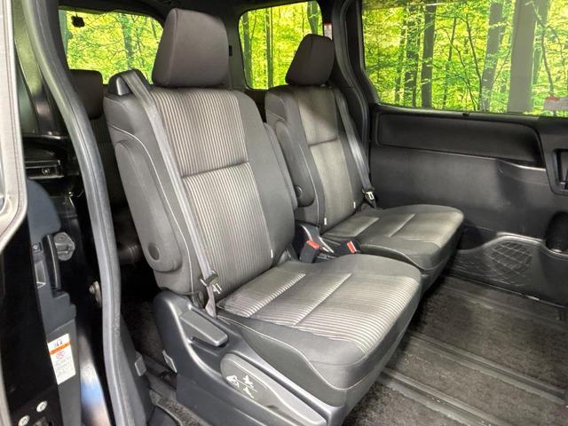 ヴォクシー ＺＳ　煌ＩＩ　両側電動スライドドア　後席モニター　純正１０型ナビ　バックカメラ　衝突被害軽減システム　禁煙　ドラレコ　クルコン　スマートキー　ＬＥＤヘッド　ビルトインＥＴＣ　純正１６インチアルミ　デュアルオートＡＣ（9枚目）