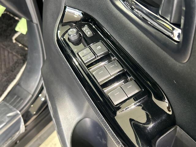 ヴォクシー ＺＳ　煌ＩＩ　両側電動スライドドア　後席モニター　純正１０型ナビ　バックカメラ　衝突被害軽減システム　禁煙　ドラレコ　クルコン　スマートキー　ＬＥＤヘッド　ビルトインＥＴＣ　純正１６インチアルミ　デュアルオートＡＣ（30枚目）