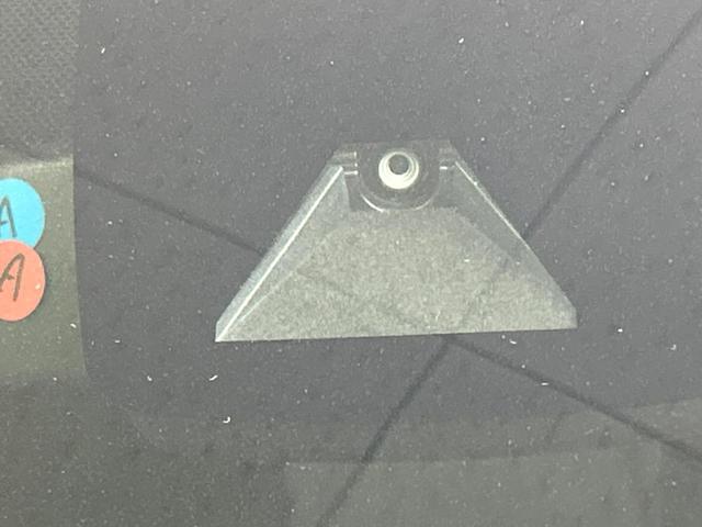 プリウス Sセーフティプラス ツートーン 純正9型ナビ バックカメラ セーフティセンス パーキングアシスト レーダークルーズコントロール ドラレコ LEDヘッド ETC Bluetooth 禁煙車 車線逸脱警報 オートライト オートエアコン(4枚目)