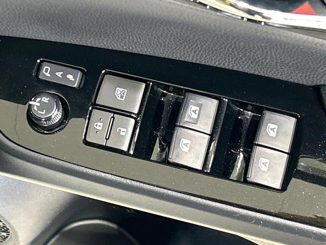 プリウス Sセーフティプラス ツートーン 純正9型ナビ バックカメラ セーフティセンス パーキングアシスト レーダークルーズコントロール ドラレコ LEDヘッド ETC Bluetooth 禁煙車 車線逸脱警報 オートライト オートエアコン(31枚目)