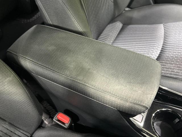 プリウス Sセーフティプラス ツートーン 純正9型ナビ バックカメラ セーフティセンス パーキングアシスト レーダークルーズコントロール ドラレコ LEDヘッド ETC Bluetooth 禁煙車 車線逸脱警報 オートライト オートエアコン(43枚目)