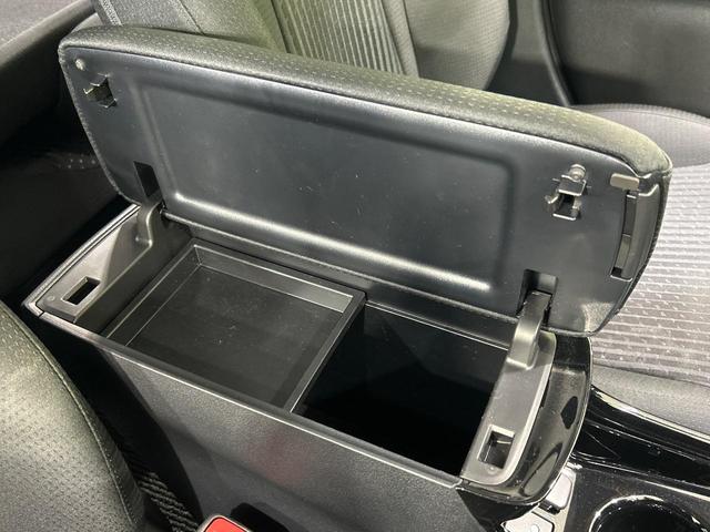 プリウス Sセーフティプラス ツートーン 純正9型ナビ バックカメラ セーフティセンス パーキングアシスト レーダークルーズコントロール ドラレコ LEDヘッド ETC Bluetooth 禁煙車 車線逸脱警報 オートライト オートエアコン(44枚目)