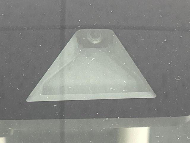 ノート ｅ－パワー　Ｘ　純正ＳＤナビ　全周囲カメラ　衝突軽減システム　クリアランスソナー　ＬＥＤヘッドライト　ＥＴＣ　ドラレコ　オートライト　アイドリングストップ　純正１５インチアルミホイール　スマートキー　盗難防止システム（5枚目）