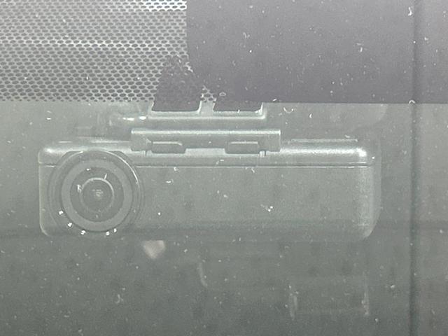 ノート ｅ－パワー　Ｘ　純正ＳＤナビ　全周囲カメラ　衝突軽減システム　クリアランスソナー　ＬＥＤヘッドライト　ＥＴＣ　ドラレコ　オートライト　アイドリングストップ　純正１５インチアルミホイール　スマートキー　盗難防止システム（6枚目）