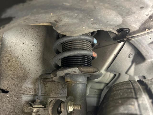 ノート ｅ－パワー　Ｘ　純正ＳＤナビ　全周囲カメラ　衝突軽減システム　クリアランスソナー　ＬＥＤヘッドライト　ＥＴＣ　ドラレコ　オートライト　アイドリングストップ　純正１５インチアルミホイール　スマートキー　盗難防止システム（20枚目）