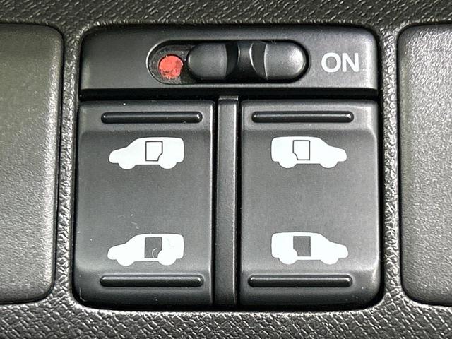 ステップワゴン G HIDエディション 両側電動ドア 純正HDDナビ 後席モニター バックカメラ 禁煙車 ドラレコ HIDヘッド ビルトインETC オートライト オートエアコン CD DVD再生 地デジ(6枚目)