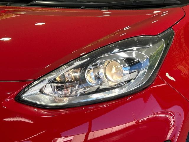 アクア Ｓ　純正ＳＤナビ　バックカメラ　衝突軽減システム　禁煙車　ＥＴＣ　オートマチックハイビーム　Ｂｌｕｅｔｏｏｔｈ再生　ＤＶＤ／ＣＤ再生　オートライト　スマートキー　オートエアコン　電動格納ミラー（12枚目）