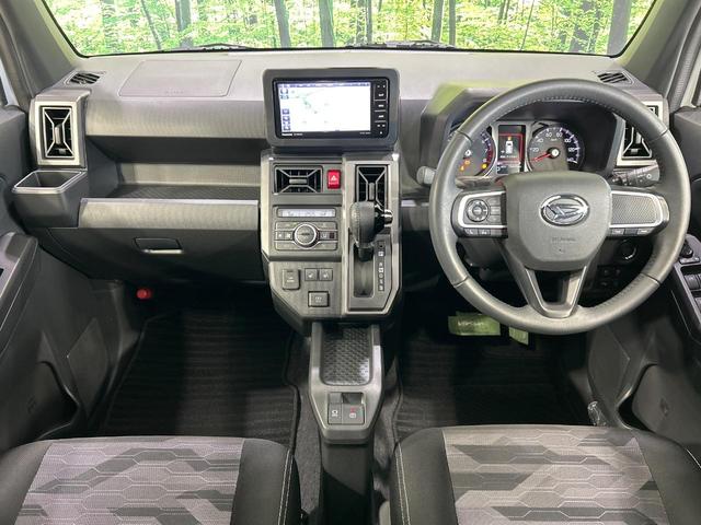 タフト Ｇ　ダーククロムベンチャー　ガラスルーフ　ＳＤナビ　フルセグ　バックカメラ　衝突被害軽減システム　禁煙車　ドラレコ　コーナーセンサー　スマートキー　ＬＥＤヘッド　ＥＴＣ　純正１５インチアルミ　オートハイビーム　前席ヒーター（2枚目）