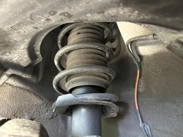 タフト Ｇ　ダーククロムベンチャー　ガラスルーフ　ＳＤナビ　フルセグ　バックカメラ　衝突被害軽減システム　禁煙車　ドラレコ　コーナーセンサー　スマートキー　ＬＥＤヘッド　ＥＴＣ　純正１５インチアルミ　オートハイビーム　前席ヒーター（20枚目）