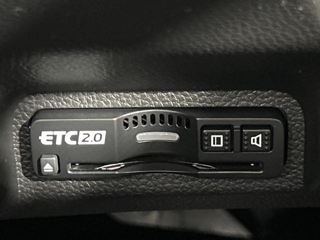 ヴェゼル ｅ：ＨＥＶ　Ｚ・ＰＬａＹパッケージ　登録済未使用車　パノラマルーフ　全周囲カメラ　プレミアムオーディオ　純正９型ナビ　衝突軽減ブレーキ　レーダークルーズ　電動リアゲート　ハーフレザーシート　スマートキー　ＬＥＤヘッド　ビルトインＥＴＣ（6枚目）