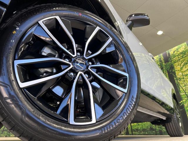 ヴェゼル ｅ：ＨＥＶ　Ｚ・ＰＬａＹパッケージ　登録済未使用車　パノラマルーフ　全周囲カメラ　プレミアムオーディオ　純正９型ナビ　衝突軽減ブレーキ　レーダークルーズ　電動リアゲート　ハーフレザーシート　スマートキー　ＬＥＤヘッド　ビルトインＥＴＣ（13枚目）