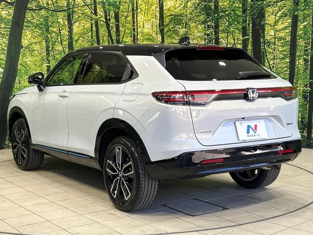 ヴェゼル ｅ：ＨＥＶ　Ｚ・ＰＬａＹパッケージ　登録済未使用車　パノラマルーフ　全周囲カメラ　プレミアムオーディオ　純正９型ナビ　衝突軽減ブレーキ　レーダークルーズ　電動リアゲート　ハーフレザーシート　スマートキー　ＬＥＤヘッド　ビルトインＥＴＣ（17枚目）