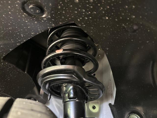 ヴェゼル ｅ：ＨＥＶ　Ｚ・ＰＬａＹパッケージ　登録済未使用車　パノラマルーフ　全周囲カメラ　プレミアムオーディオ　純正９型ナビ　衝突軽減ブレーキ　レーダークルーズ　電動リアゲート　ハーフレザーシート　スマートキー　ＬＥＤヘッド　ビルトインＥＴＣ（20枚目）