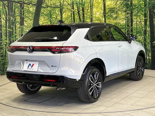 ヴェゼル ｅ：ＨＥＶ　Ｚ・ＰＬａＹパッケージ　登録済未使用車　パノラマルーフ　全周囲カメラ　プレミアムオーディオ　純正９型ナビ　衝突軽減ブレーキ　レーダークルーズ　電動リアゲート　ハーフレザーシート　スマートキー　ＬＥＤヘッド　ビルトインＥＴＣ（23枚目）