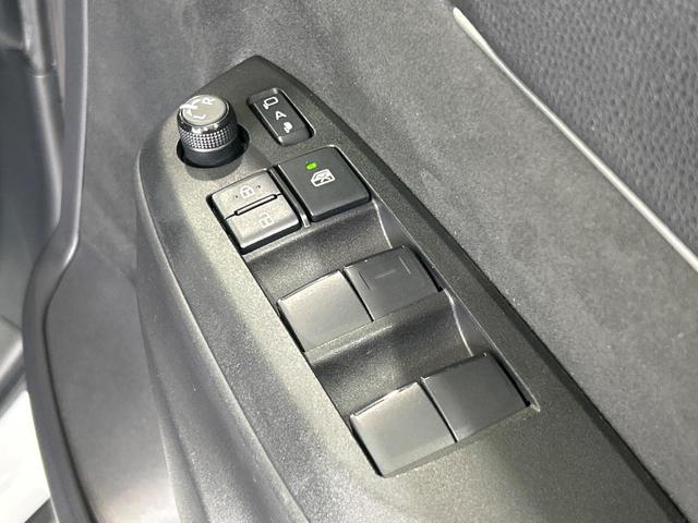 ヤリスクロス ハイブリッドZ 全周囲カメラ セーフティセンス ブラインドスポットモニター レーダークルーズ 禁煙車 ハーフレザーシート パワーシート シートヒーター コーナーセンサー ステアリングヒーター スマートキー ETC(34枚目)