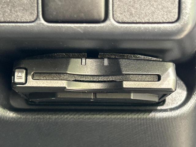 アクア Ｇ　禁煙車　純正ＳＤナビ　バックカメラ　ＥＴＣ　オートライト　フルセグ　Ｂｌｕｅｔｏｔｈ再生　スマートキー　ＤＶＤ／ＣＤ再生　アイドリングストップ　１５インチアルミホイール　盗難防止システム（7枚目）