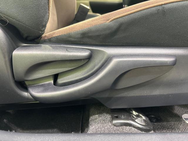 アクア Ｇ　禁煙車　純正ＳＤナビ　バックカメラ　ＥＴＣ　オートライト　フルセグ　Ｂｌｕｅｔｏｔｈ再生　スマートキー　ＤＶＤ／ＣＤ再生　アイドリングストップ　１５インチアルミホイール　盗難防止システム（39枚目）