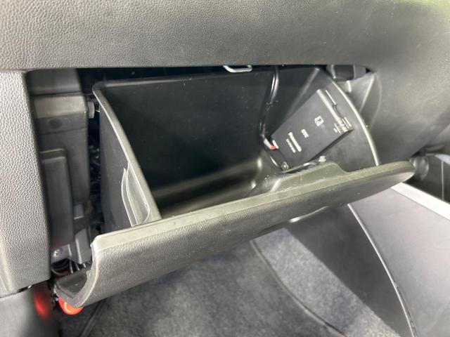 スイフト ハイブリッドＲＳ　８型ＳＤナビ　バックカメラ　禁煙車　シートヒーター　ドラレコ　スマートキー　ＬＥＤヘッド　ＥＴＣ　純正１６インチアルミ　オートエアコン　Ｂｌｕｅｔｏｏｔｈ　ＣＤ　ＤＶＤ再生　フルセグ　パドルシフト（43枚目）