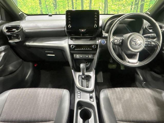 ヤリスクロス ハイブリッドＺ　モデリスタエアロ　パノラミックビューモニター　電動リヤゲート　１００Ｖ電源　セーフティセンス　レーダークルーズ　禁煙車　ハーフレザーシート　パワーシート　ドラレコ　コーナーセンサー　スマートキー（2枚目）