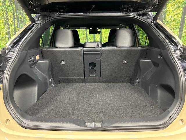 ヤリスクロス ハイブリッドＺ　モデリスタエアロ　パノラミックビューモニター　電動リヤゲート　１００Ｖ電源　セーフティセンス　レーダークルーズ　禁煙車　ハーフレザーシート　パワーシート　ドラレコ　コーナーセンサー　スマートキー（10枚目）