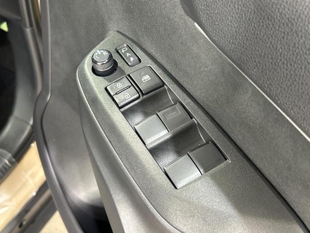 ヤリスクロス ハイブリッドＺ　モデリスタエアロ　パノラミックビューモニター　電動リヤゲート　１００Ｖ電源　セーフティセンス　レーダークルーズ　禁煙車　ハーフレザーシート　パワーシート　ドラレコ　コーナーセンサー　スマートキー（42枚目）