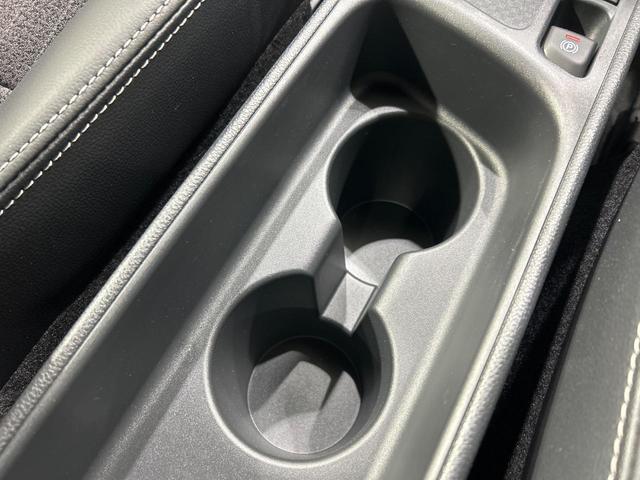 ヤリスクロス ハイブリッドＺ　モデリスタエアロ　パノラミックビューモニター　電動リヤゲート　１００Ｖ電源　セーフティセンス　レーダークルーズ　禁煙車　ハーフレザーシート　パワーシート　ドラレコ　コーナーセンサー　スマートキー（64枚目）