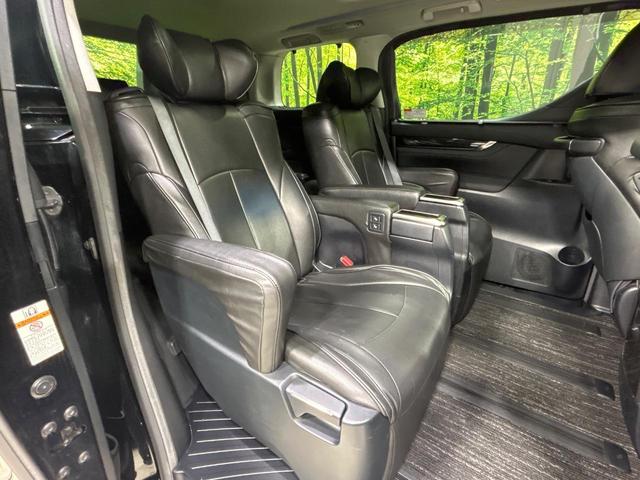 ヴェルファイア ２．５Ｚ　Ｇエディション　ツインムーンルーフ　フリップダウンモニター　ＢＩＧＸ１１ＳＤナビ　セーフティセンス　両側電動ドア　バックカメラ　１００Ｖ電源　　レーダークルーズ　禁煙車　電動リアゲート　ハーフレザーシート（8枚目）