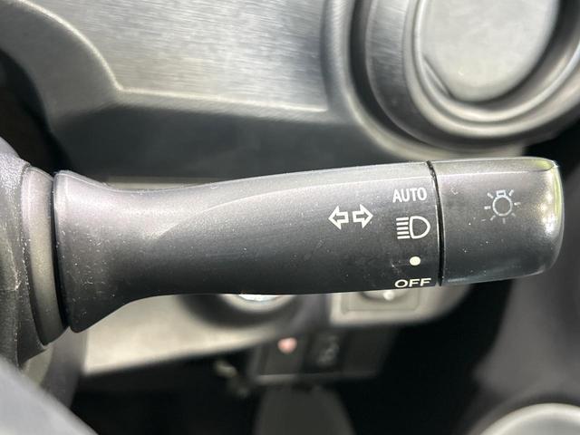 アクア Ｓ　純正ＳＤナビ　禁煙車　スマートキー　ＥＴＣ　オートライト　オートエアコン　Ｂｌｕｅｔｏｏｔｈ接続　ＣＤ　ＤＶＤ再生　フルセグＴＶ　電動格納式ミラー　プライバシーガラス（7枚目）