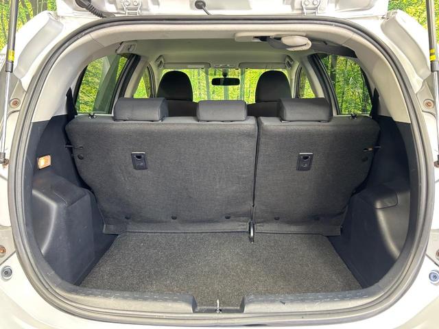 アクア Ｓ　純正ＳＤナビ　禁煙車　スマートキー　ＥＴＣ　オートライト　オートエアコン　Ｂｌｕｅｔｏｏｔｈ接続　ＣＤ　ＤＶＤ再生　フルセグＴＶ　電動格納式ミラー　プライバシーガラス（10枚目）