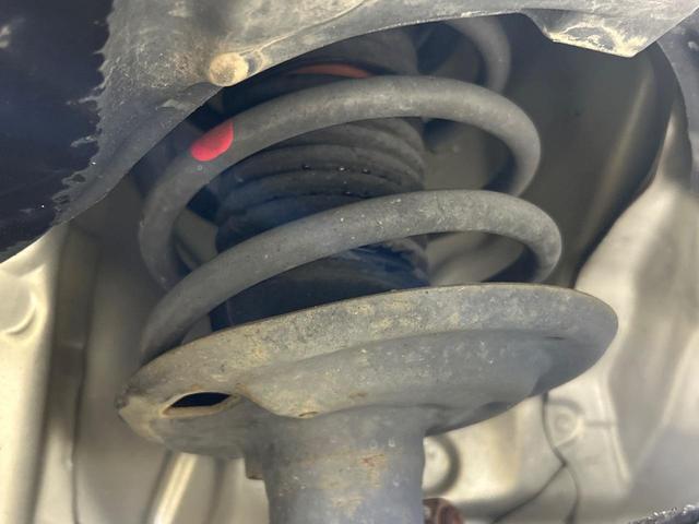 アクア Ｓ　純正ＳＤナビ　禁煙車　スマートキー　ＥＴＣ　オートライト　オートエアコン　Ｂｌｕｅｔｏｏｔｈ接続　ＣＤ　ＤＶＤ再生　フルセグＴＶ　電動格納式ミラー　プライバシーガラス（20枚目）