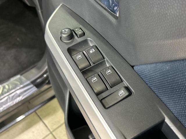 ルーミー カスタムG 両側電動スライドドア 純正SDナビ バックカメラ 衝突被害軽減システム レーダークルーズ シートヒーター 禁煙車 コーナーセンサー スマートキー LEDヘッド ビルトインETC 純正14インチアルミ(28枚目)