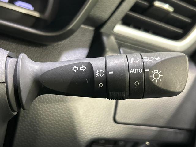 ルーミー カスタムG 両側電動スライドドア 純正SDナビ バックカメラ 衝突被害軽減システム レーダークルーズ シートヒーター 禁煙車 コーナーセンサー スマートキー LEDヘッド ビルトインETC 純正14インチアルミ(31枚目)