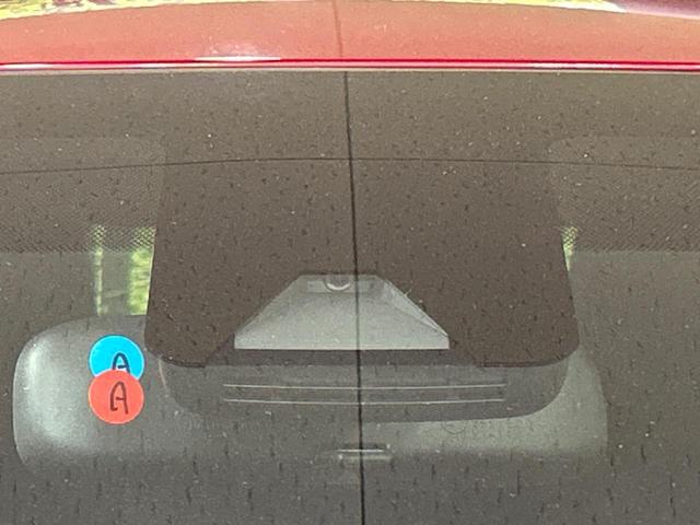 ヤリス ハイブリッドＺ　全周囲カメラ　純正８型ＤＡ　セーフティセンス　禁煙車　シートヒーター　ブラインドスポットモニター　ＬＥＤランプ　純正１６インチアルミ　レーダークルーズ　クリアランスソナー（4枚目）