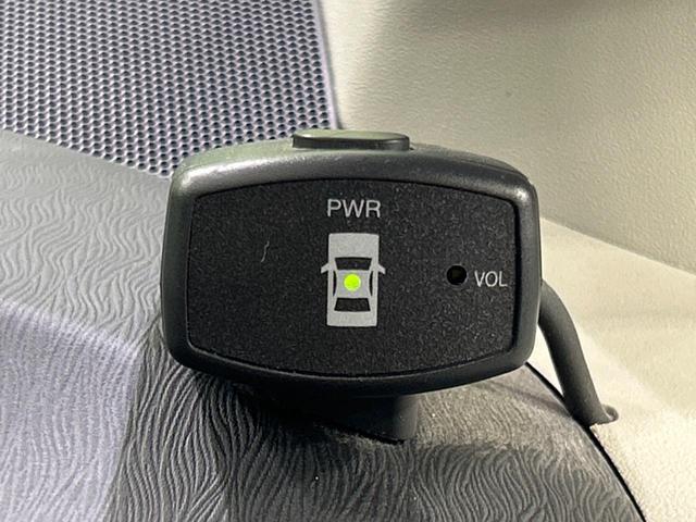 プリウス S 純正SDナビ バックカメラ 禁煙車 スマートキー HIDヘッド ビルトインETC オートライト オートエアコン Bluetooth CD DVD再生 フルセグ ステアリングスイッチ コーナーセンサー(6枚目)