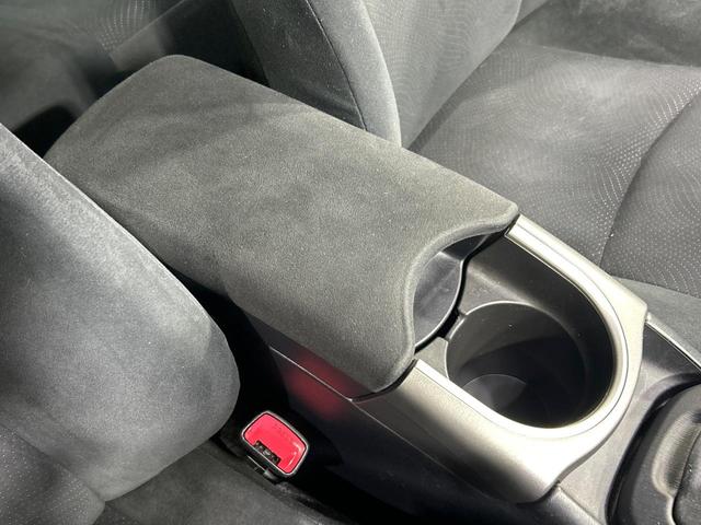 プリウス S 純正SDナビ バックカメラ 禁煙車 スマートキー HIDヘッド ビルトインETC オートライト オートエアコン Bluetooth CD DVD再生 フルセグ ステアリングスイッチ コーナーセンサー(37枚目)