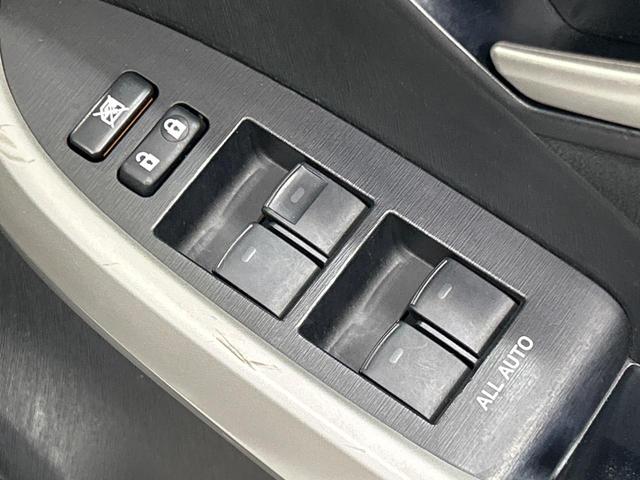 プリウス S 純正SDナビ バックカメラ 禁煙車 スマートキー HIDヘッド ビルトインETC オートライト オートエアコン Bluetooth CD DVD再生 フルセグ ステアリングスイッチ コーナーセンサー(50枚目)