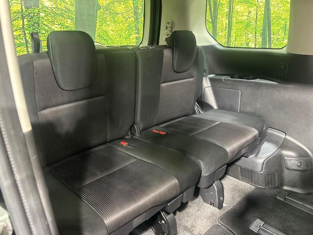 セレナ ハイウェイスター　ＶセレクションＩＩ　プロパイロット　純正９インチナビ　全周囲カメラ　衝突軽減システム　禁煙車　両側パワースライドドア　クリアランスソナー　リアオートエアコン　ＥＴＣ　ドラレコ　ＬＥＤヘッドライト　オートマチックハイビーム（9枚目）