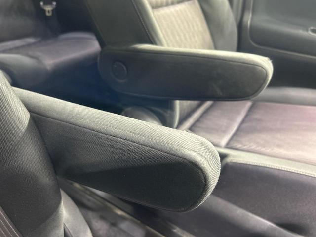 セレナ ハイウェイスター　ＶセレクションＩＩ　プロパイロット　純正９インチナビ　全周囲カメラ　衝突軽減システム　禁煙車　両側パワースライドドア　クリアランスソナー　リアオートエアコン　ＥＴＣ　ドラレコ　ＬＥＤヘッドライト　オートマチックハイビーム（64枚目）