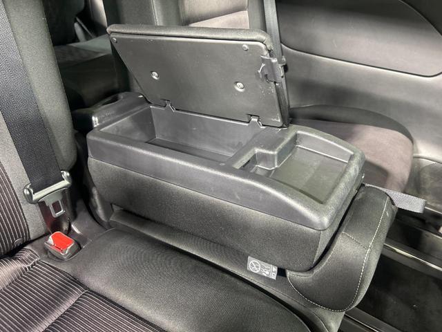 セレナ ハイウェイスター　ＶセレクションＩＩ　プロパイロット　純正９インチナビ　全周囲カメラ　衝突軽減システム　禁煙車　両側パワースライドドア　クリアランスソナー　リアオートエアコン　ＥＴＣ　ドラレコ　ＬＥＤヘッドライト　オートマチックハイビーム（67枚目）