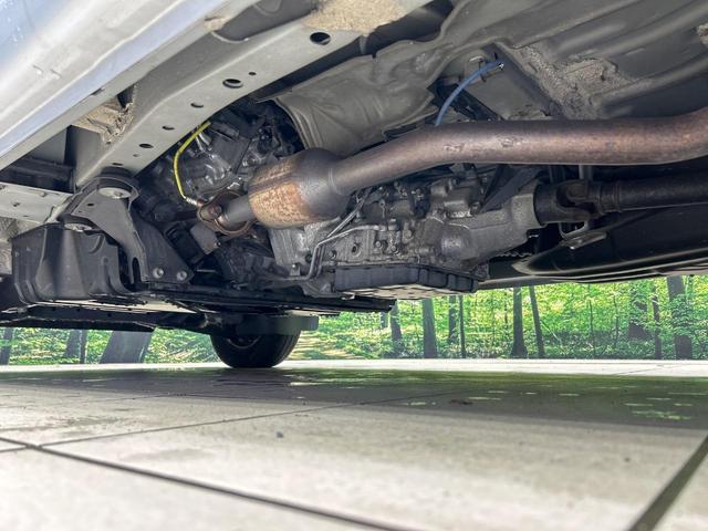 ハイゼットカーゴ ＤＸ　ＳＡＩＩＩ　純正オーディオ　ＣＤ再生　キーレスキー　禁煙車　アイドリングストップ　ヘッドライトレベライザー　リヤコーナーセンサー　横滑防止装置　踏み間違え防止　先行発信お知らせ機能　プライバシーガラス（32枚目）