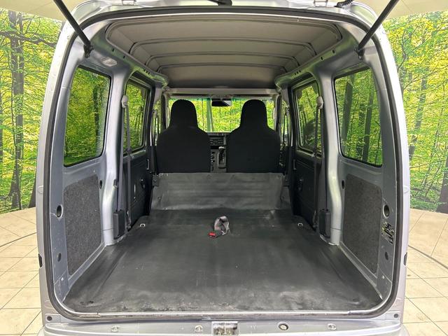 ハイゼットカーゴ ＤＸ　ＳＡＩＩＩ　純正オーディオ　ＣＤ再生　キーレスキー　禁煙車　アイドリングストップ　ヘッドライトレベライザー　リヤコーナーセンサー　横滑防止装置　踏み間違え防止　先行発信お知らせ機能　プライバシーガラス（35枚目）