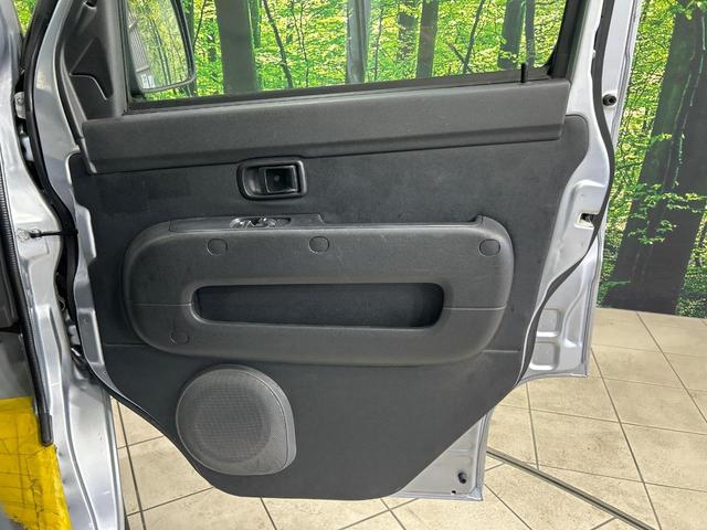 ハイゼットカーゴ ＤＸ　ＳＡＩＩＩ　純正オーディオ　ＣＤ再生　キーレスキー　禁煙車　アイドリングストップ　ヘッドライトレベライザー　リヤコーナーセンサー　横滑防止装置　踏み間違え防止　先行発信お知らせ機能　プライバシーガラス（37枚目）