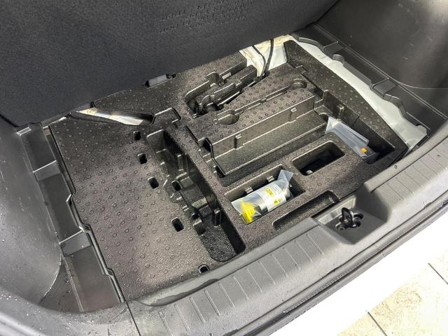 ノート Ｘ　ＳＤナビ　バックカメラ　エマージェンシーブレーキ　ＬＥＤヘッド　禁煙車　コーナーセンサー　スマートキー　ＥＴＣ　車線逸脱警報　オートエアコン　Ｂｌｕｅｔｏｏｔｈ（34枚目）