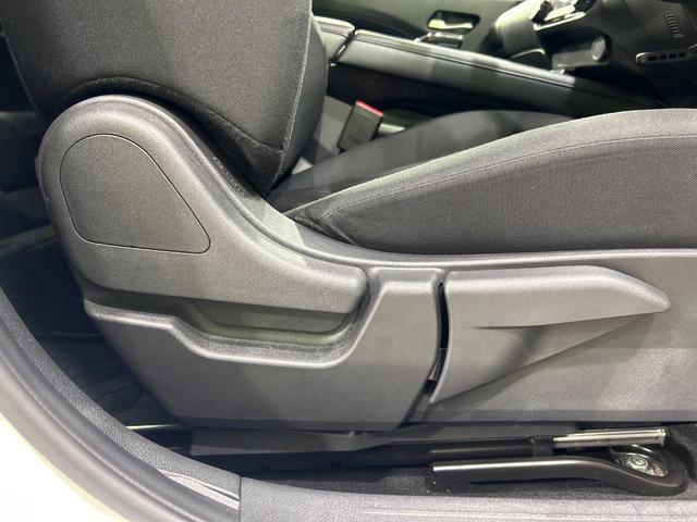 ノート Ｘ　ＳＤナビ　バックカメラ　エマージェンシーブレーキ　ＬＥＤヘッド　禁煙車　コーナーセンサー　スマートキー　ＥＴＣ　車線逸脱警報　オートエアコン　Ｂｌｕｅｔｏｏｔｈ（42枚目）