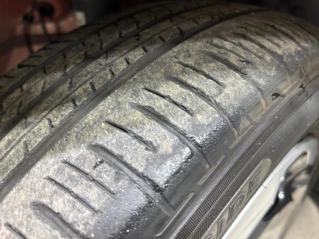 シエンタ ハイブリッドＺ　純正１０型ディスプレイオーディオ　両側電動ドア　シートヒーター　サーキュレーター　バックカメラ　１００Ｖ電源　衝突被害軽減システム　レーダークルーズ　禁煙車　コーナーセンサー　スマートキー（27枚目）