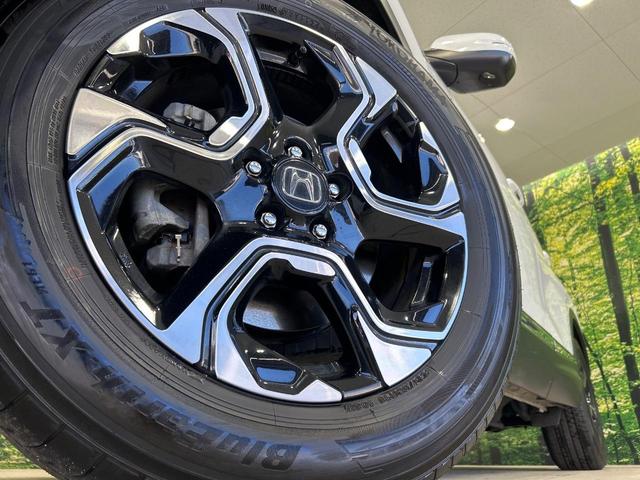 �y�����P�W�C���`�A���~�z�C�[���z�O�ςɃ}�b�`���������A���~�z�C�[���𑕒����Ă���܂��B�e��ЊO�A���~�z�C�[����A�X�^�b�h���X�^�C�����戵�����Ă���܂��B���񂲑��k����������