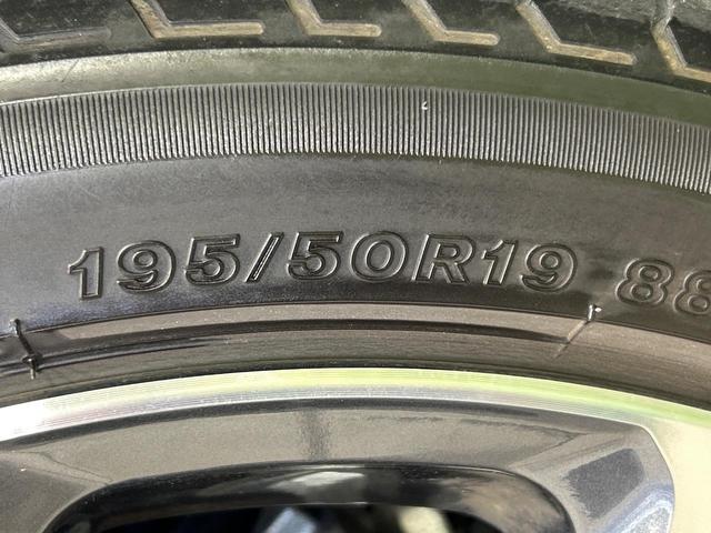 プリウス Ｇ　純正８型ディスプレイオーディオ　禁煙車　セーフティセンス　ブラインドスポットモニター　シートヒーター　バックカメラ　Ｂｌｕｅｔｏｏｔｈ　ＥＴＣ　ＬＥＤヘッドランプ　純正１９インチアルミ（23枚目）